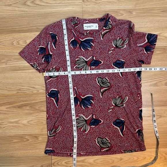 Abercrombie Soft A&F floral print relaxed fit tee size small - Picture 7 of 7